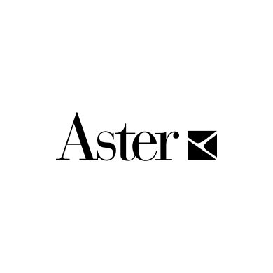 Logo di Aster, caratterizzato da un elegante font in nero con un simbolo che rappresenta una busta o una lettera. Design minimalista.