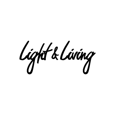 Logo di Light & Living, scritto in carattere corsivo elegante con un design moderno e accattivante, evocando un'atmosfera di stile e vivacità.